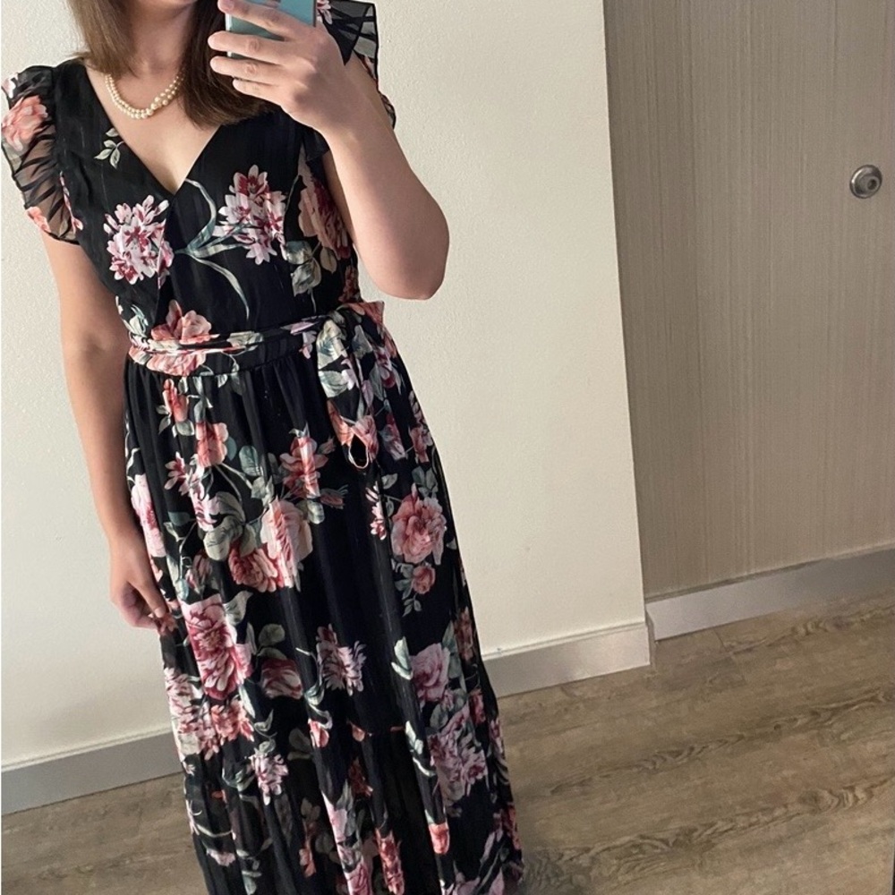 Elegant Floral Maxi Dress - Black and Pink